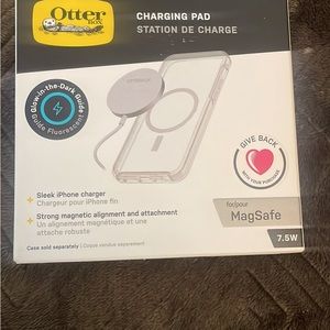 Otterbox Charging pad Magsafe.